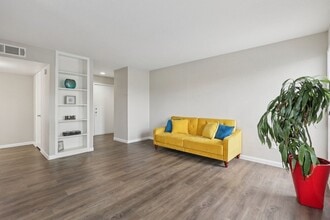 Kirkwood Landing Apartments in Houston, TX - Foto de edificio - Building Photo