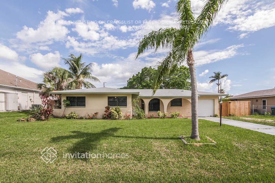 126 SW 48th Terrace in Cape Coral, FL - Building Photo