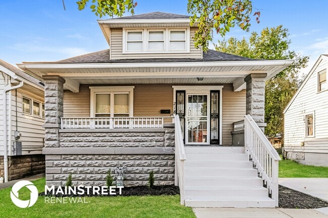 property at 218 S 41st St
