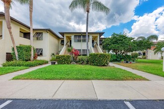 4523 Longwater Chase in Sarasota, FL - Building Photo - Building Photo