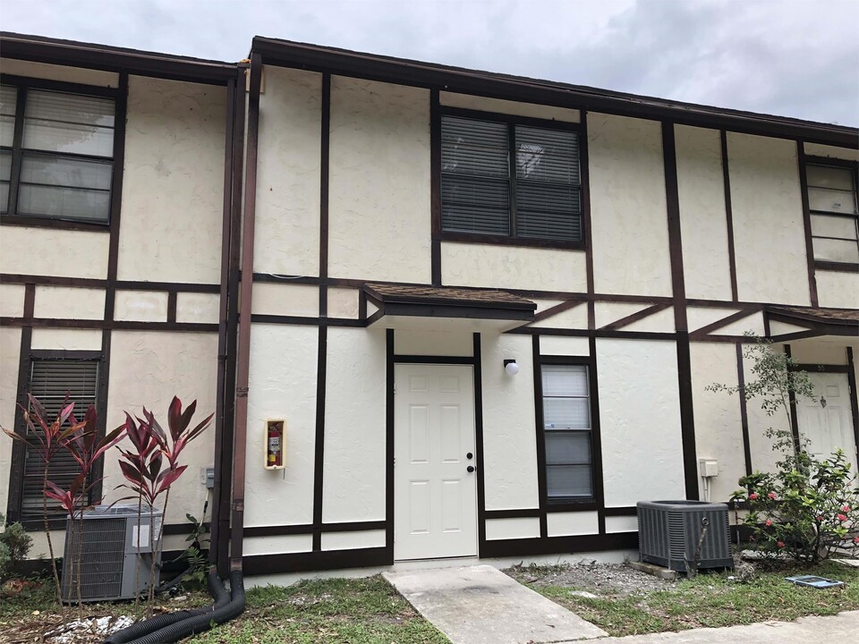 5190 Breckenridge Pl in West Palm Beach, FL - Building Photo