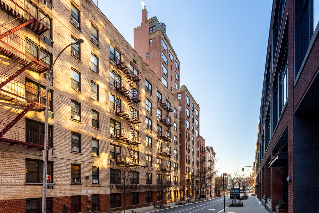 River West Condominium in New York, NY - Foto de edificio