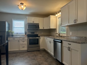 1800 Notre Dame St in Jefferson City, MO - Building Photo - Building Photo