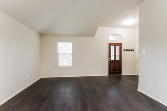 4522 Marquis Ave in Baytown, TX - Building Photo - Building Photo