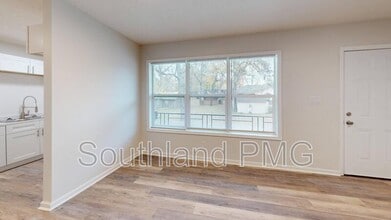 605 Lake Rd in Dyersburg, TN - Building Photo - Building Photo