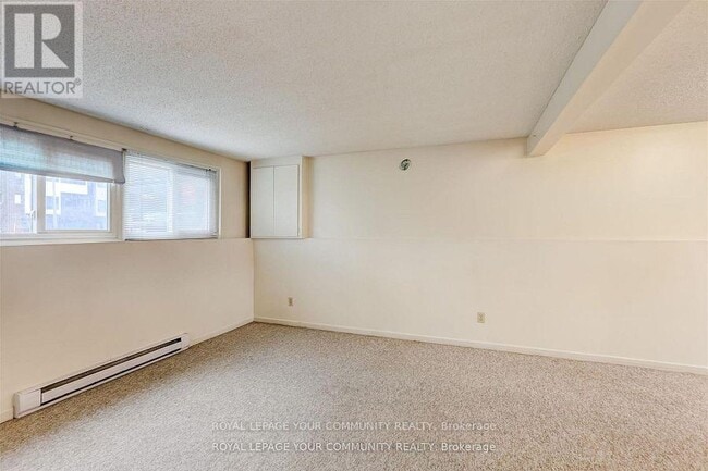 386 Essa Rd in Barrie, ON - Building Photo - Building Photo