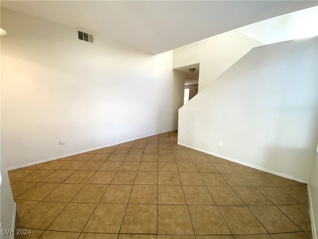 7105 Wonderberry St in Las Vegas, NV - Building Photo - Building Photo