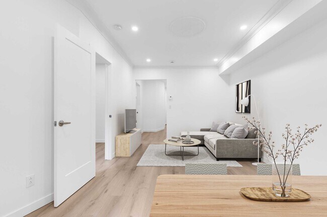 5676 Waverly Rue in Montréal, QC - Building Photo - Building Photo