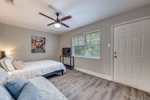 1224 W Hunt St in Sherman, TX - Building Photo