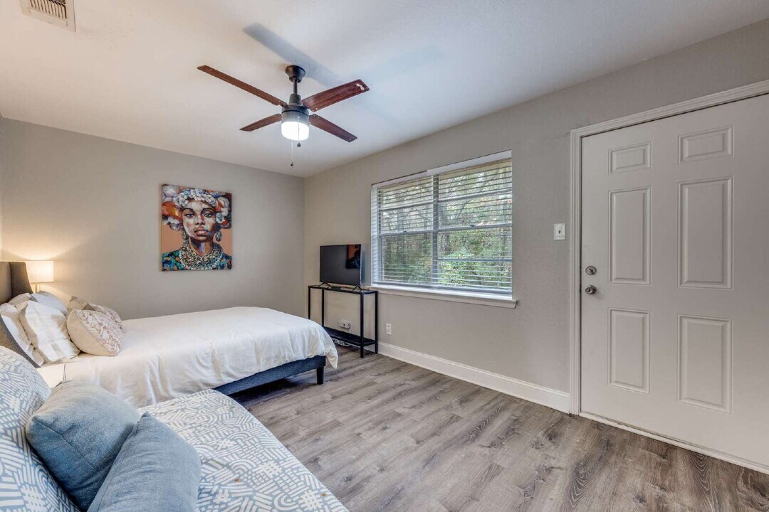 1224 W Hunt St in Sherman, TX - Building Photo