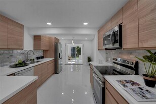 1137 SW 8th Ave in Fort Lauderdale, FL - Building Photo