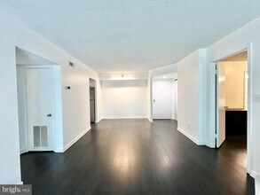 805 N Howard St in Alexandria, VA - Building Photo - Building Photo