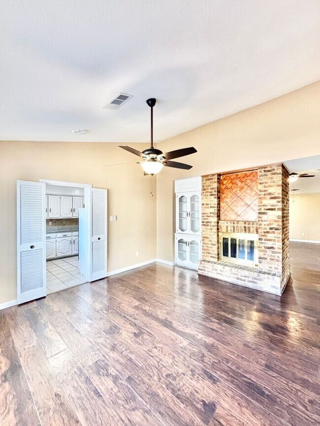 609 Tiffany Trail in Richardson, TX - Building Photo - Building Photo