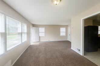 1002 N Parkwood Ln in Wichita, KS - Building Photo - Building Photo