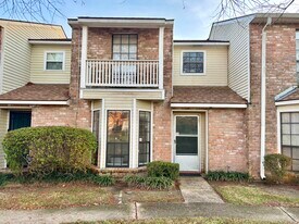 9949 Siegen Ln in Baton Rouge, LA - Building Photo