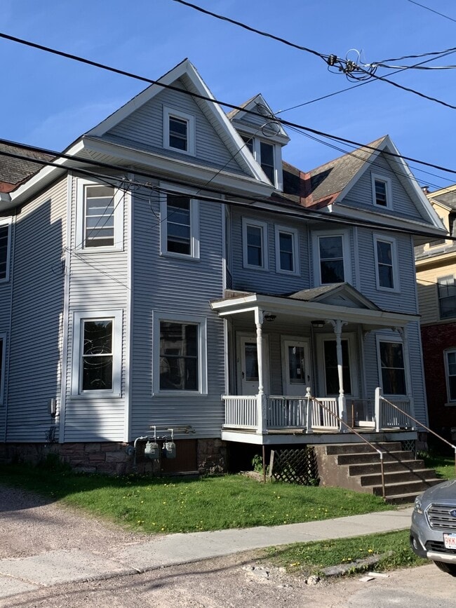 11 Hickok Pl