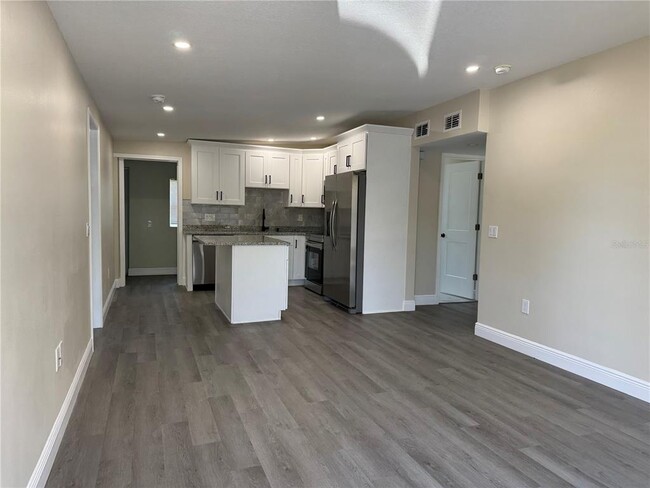 7039 Lenox Dr in New Port Richey, FL - Building Photo - Building Photo