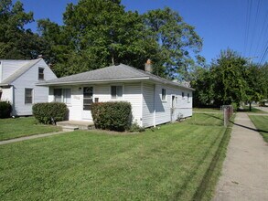 25606 Hanover St in Dearborn Heights, MI - Building Photo - Building Photo