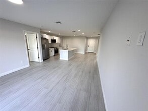 4100 Mendoza Ave in Sebring, FL - Foto de edificio - Building Photo