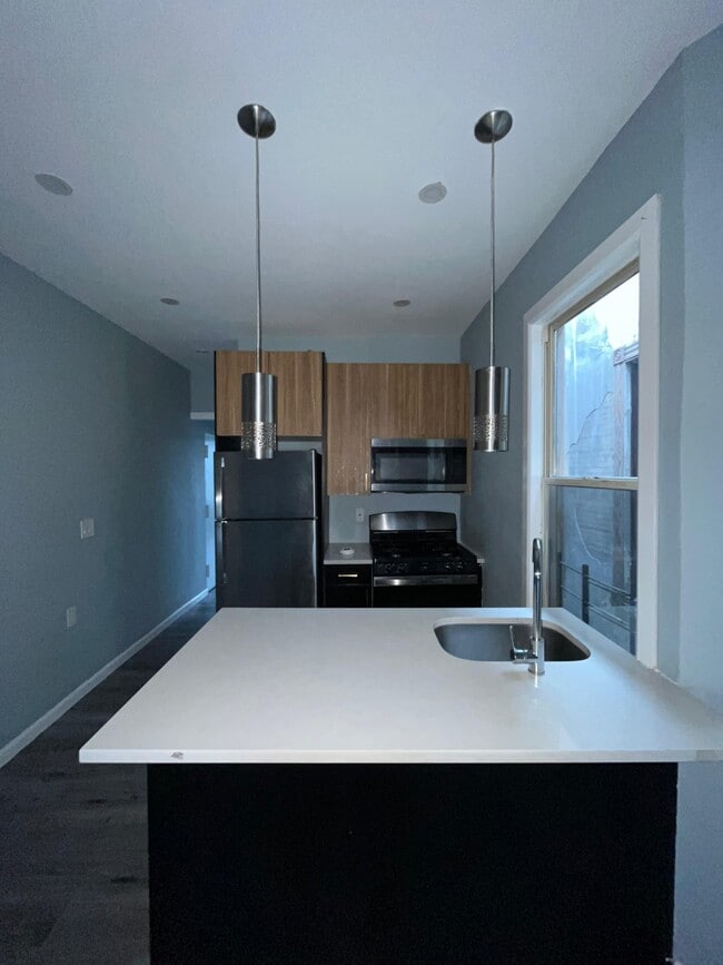 485 Mercer St, Unit 3R