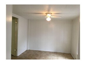 1016 Greens Lake Rd, Unit 623 in East Ridge, TN - Building Photo - Building Photo