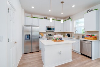 Sutton Fields in St. Cloud, FL - Building Photo - Interior Photo