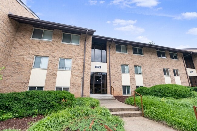 property at 18714 Walkers Choice Rd