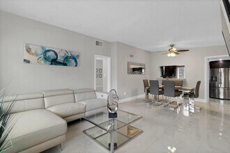 5838 Sage Dr in Orlando, FL - Building Photo - Building Photo
