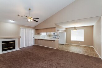 334 Oak Canyon Dr in Henderson, NV - Building Photo - Building Photo