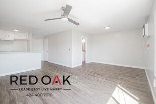 585 N Dudley St in Pomona, CA - Building Photo