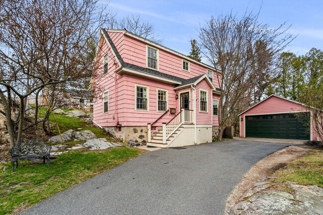property at 16 Waldron Ct