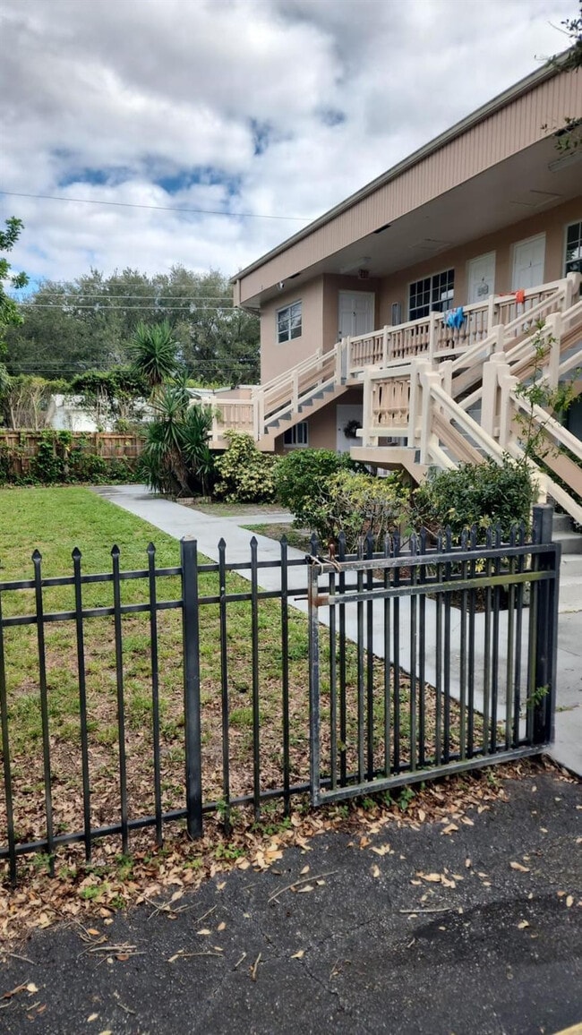 property at 1728 Pierce St