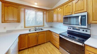 3029 Stonewall Dr in Bismarck, ND - Building Photo