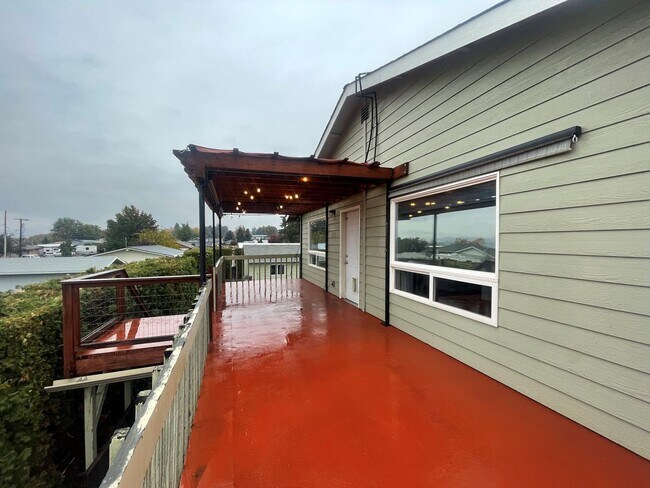 property at 1138 N Baker A