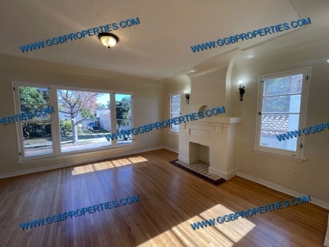 2209-2211 Eucalyptus Ave in Long Beach, CA - Building Photo - Building Photo