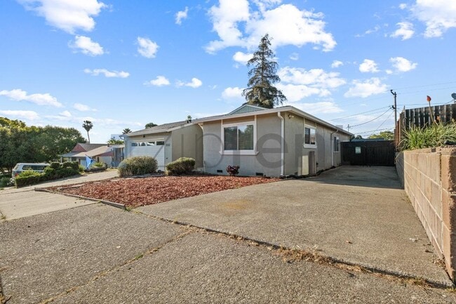 232 Doyle Dr in Vallejo, CA - Building Photo - Building Photo