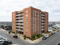 Lido Shores in Long Beach, NY - Foto de edificio - Building Photo