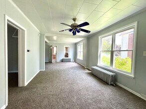 727 Emerald Ave NE in Grand Rapids, MI - Foto de edificio - Building Photo