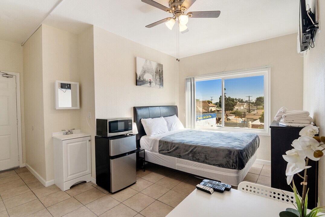 5117 S Avalon Blvd in Los Angeles, CA - Building Photo