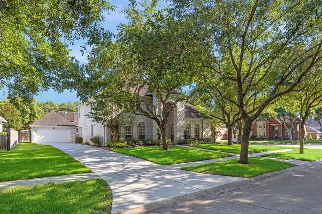 30 Watermill Pl in Sugar Land, TX - Building Photo - Building Photo