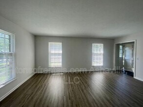 2670 Seminole Dr in Hendersonville, NC - Building Photo - Building Photo