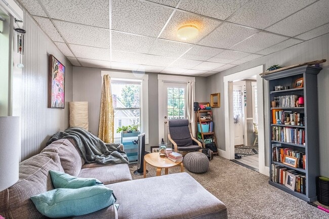 8 Celtic Street in Concord, NH - Building Photo - Building Photo