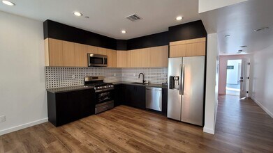 6034 Craner Ave in Los Angeles, CA - Building Photo - Building Photo