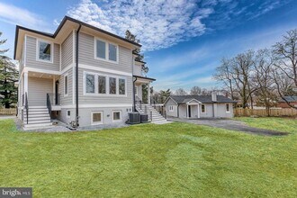 9300 Riggs Rd in Adelphi, MD - Building Photo - Building Photo