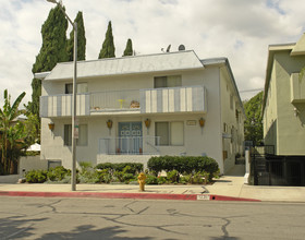 1231 N Ogden Dr in Los Angeles, CA - Building Photo - Building Photo