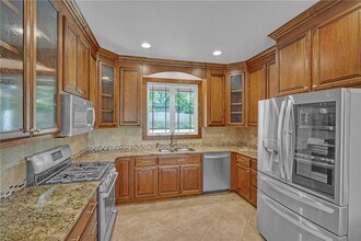 137 Crawford Lake Dr in Easley, SC - Building Photo - Building Photo