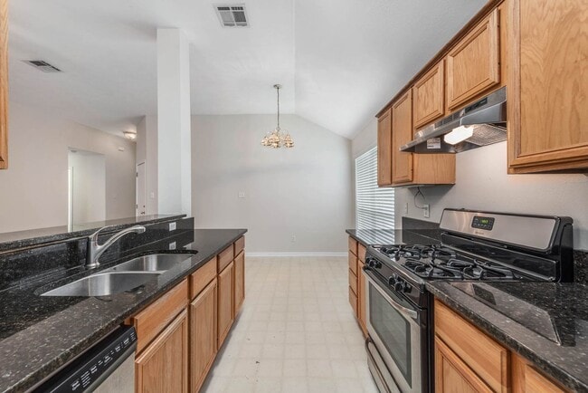 Gorgeous 3 Bed, 2 Bath in Edelweiss Estates! in College Station, TX - Building Photo - Building Photo