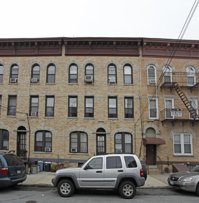 39 Withers St in Brooklyn, NY - Building Photo - Building Photo