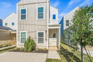 712 W Dallas St in Conroe, TX - Building Photo