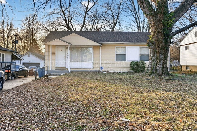 9855 Medford Dr in St. Louis, MO - Building Photo - Building Photo